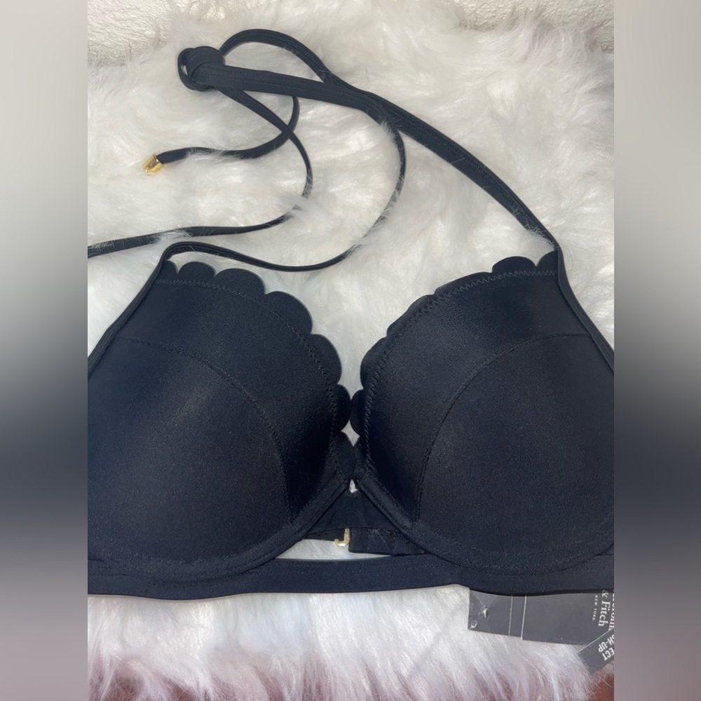 NWT Abercrombie & Fitch Medium Perfect Push Up Black Scolloped Hem Swim Bra